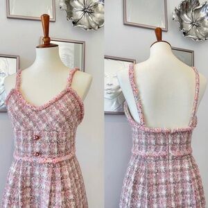 Stunning Tweed dress with silk lining